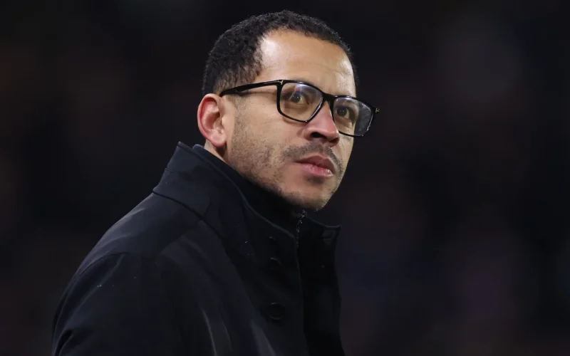 ليام روزينيور يكشف كواليس خطط انتقالات تشيلسي وسط تزايد شائعات إقالته المفاجئة